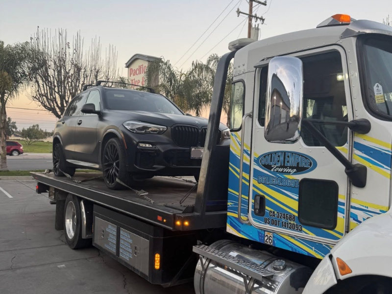 Bakersfield tow truck service